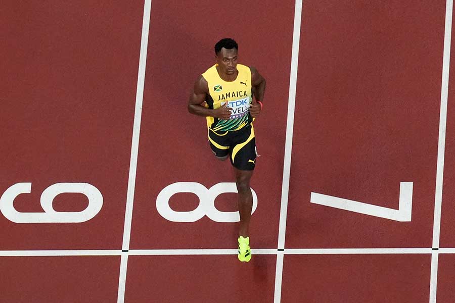 男子200メートル準決勝で1着となり、決勝進出を決めたブライアン・レベル【写真：ロイター】