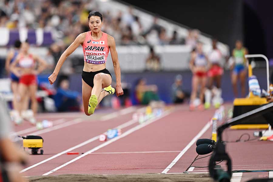 女子三段跳びに出場した高島真織子【写真：松尾/アフロスポーツ】