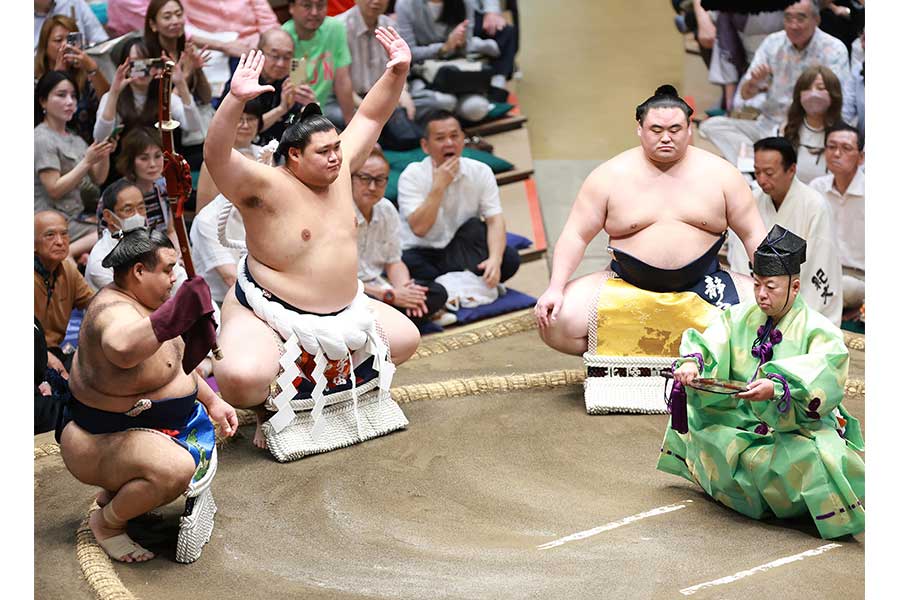 大の里の土俵入り【写真：産経新聞社】