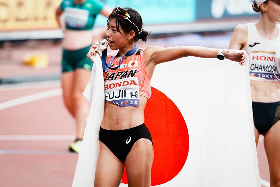 女子20キロ競歩、銅メダルを獲得した藤井菜々子【写真：中戸川知世】