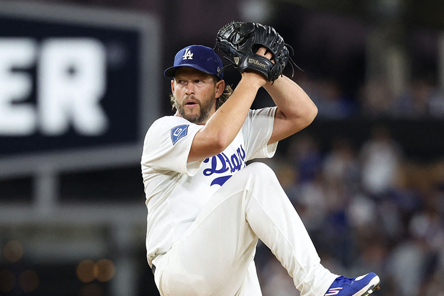 引退発表翌日のジャイアンツ戦で先発したドジャースのカーショー【写真：ロイター】