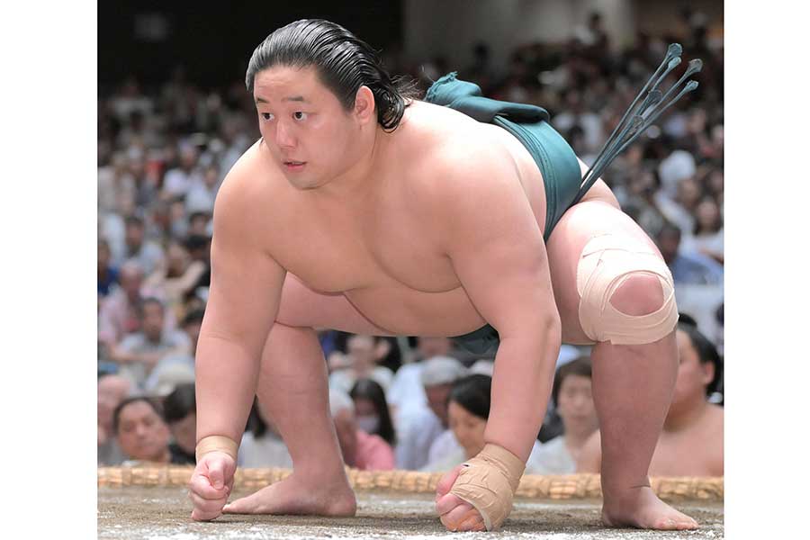 大相撲秋場所、土俵にあがる三田【写真：スポーツ報知/アフロ】