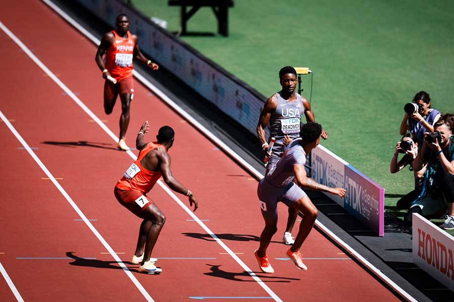 男子4×400メートルリレー、再レースに勝利した米国【写真：中戸川知世】
