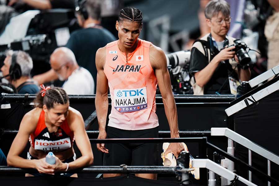 男子4×400メートルリレー予選で1走だった中島佑気ジョセフ【写真：中戸川知世】