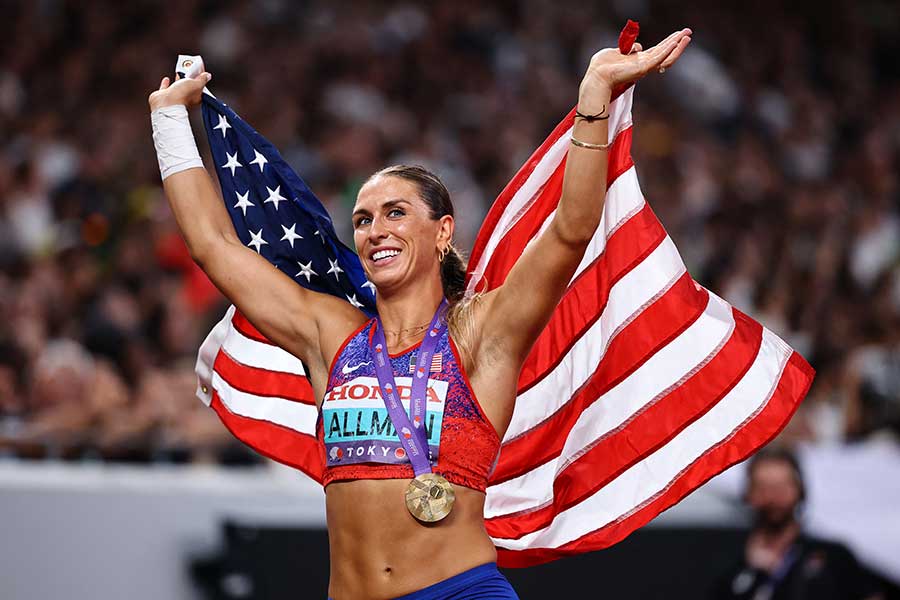 女子円盤投げで金メダルを獲得したバラリー・オールマン【写真：ロイター】