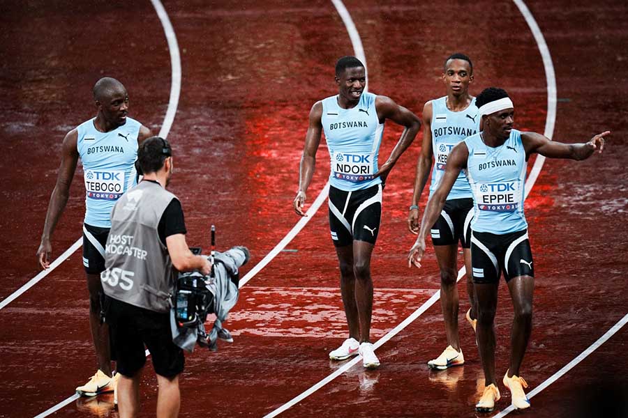 男子4×400メートルリレーで優勝したボツワナ【写真：中戸川知世】
