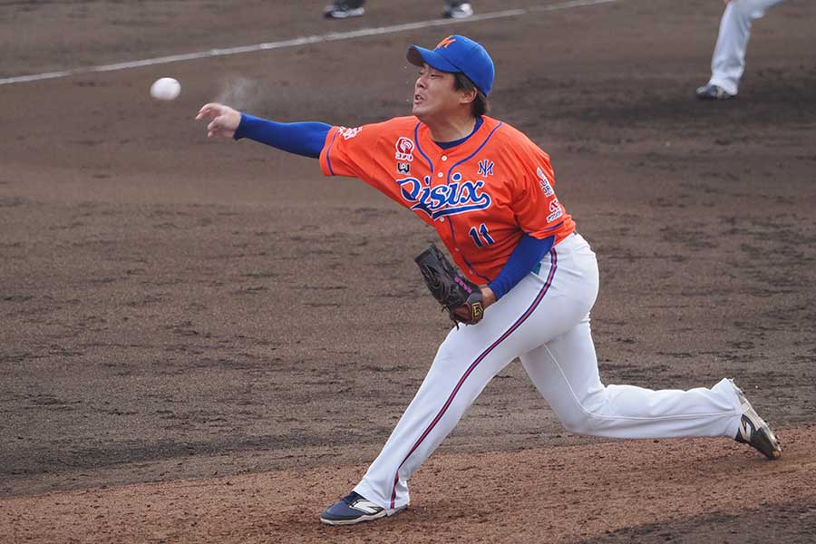 今季も2軍のセーブ王を争う上村。ヤクルトで初勝利を挙げた下川とは練習パートナーだった【写真:羽鳥慶太】