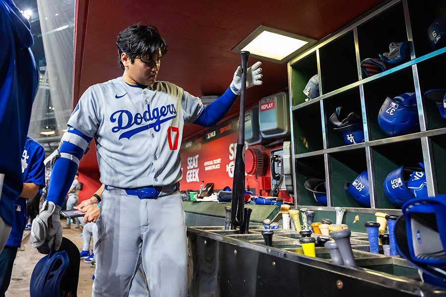 敵地ダイヤモンドバックス戦に「1番・投手兼DH」で先発出場したドジャースの大谷翔平【写真：ロイター】
