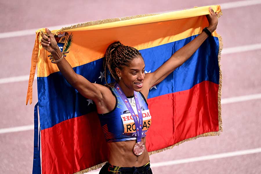 女子三段跳びで銅メダルを獲得したユリマル・ロハス【写真：ロイター】