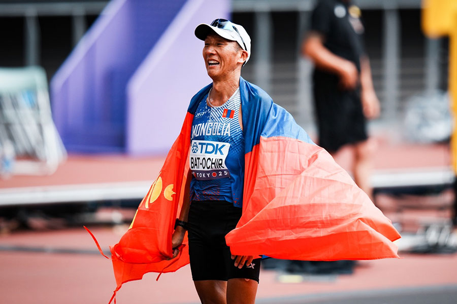 バトオチルは2013年に日本に拠点を移し、武庫川の河川敷でトレーニングを積んでいる【写真：中戸川知世】