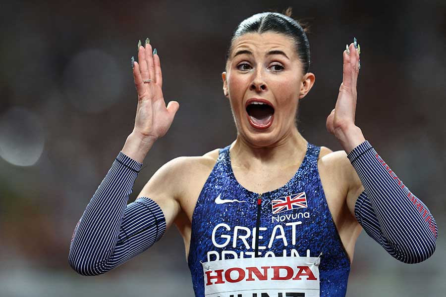 女子200メートルで銀メダルを獲得し、思わず驚いたアミー・ハント【写真：ロイター】