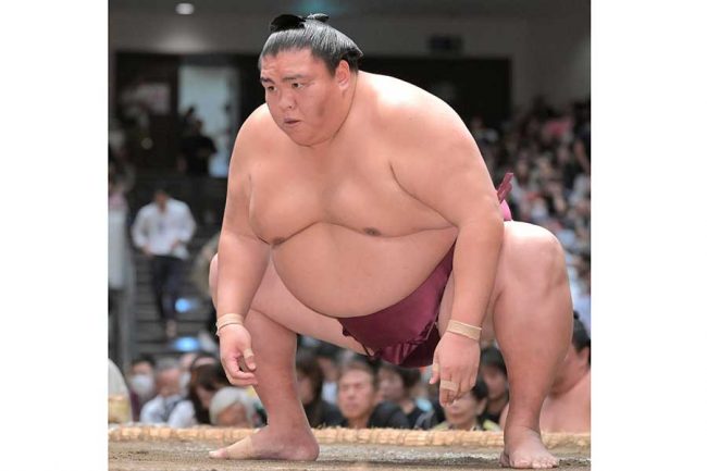 なんかイカつい人いる」 大相撲視聴者釘づけ…「どうしても目が行く
