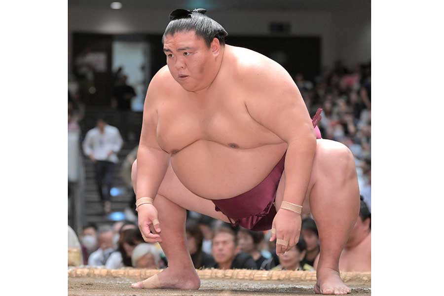 大相撲秋場所、土俵にあがった御嶽海【写真：スポーツ報知/アフロ】