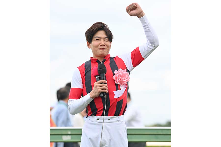 スプリンターズSを制覇した三浦皇成騎手【写真：産経新聞社】