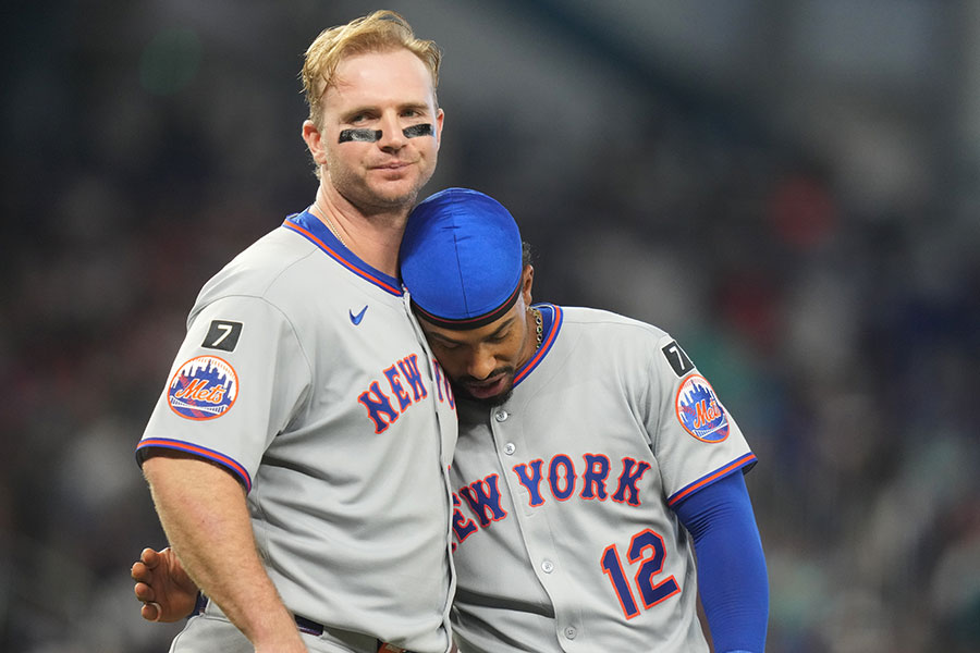 来季の契約を破棄したピート・アロンソ（左）【写真：AP/アフロ】