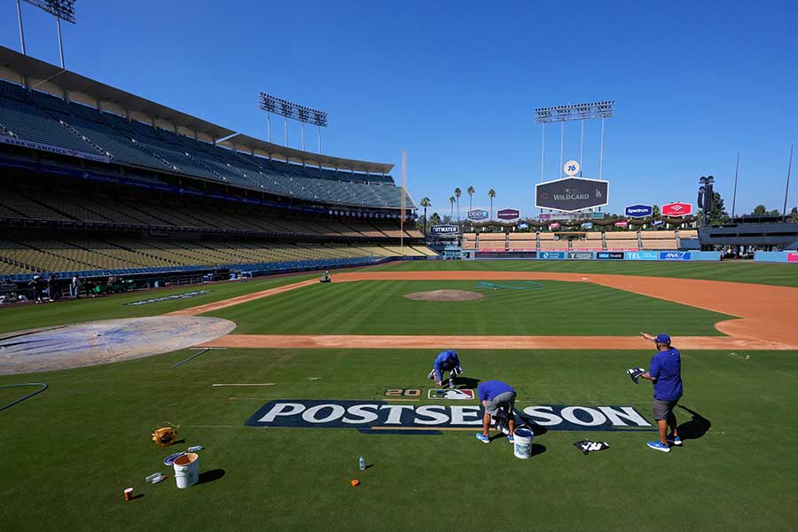 ポストシーズンに向け準備が進められているドジャースタジアム【写真:AP/アフロ】