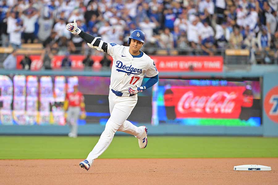 初回に先頭打者本塁打を放ったドジャースの大谷翔平【写真：ロイター】