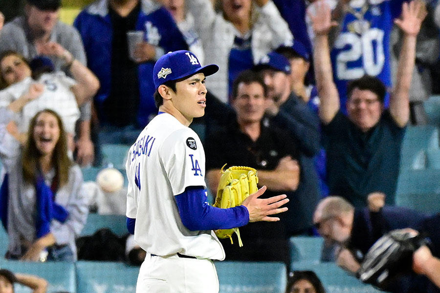 ポストシーズン初登板でクローザーを任されたドジャースの佐々木朗希【写真：UPI/アフロ】