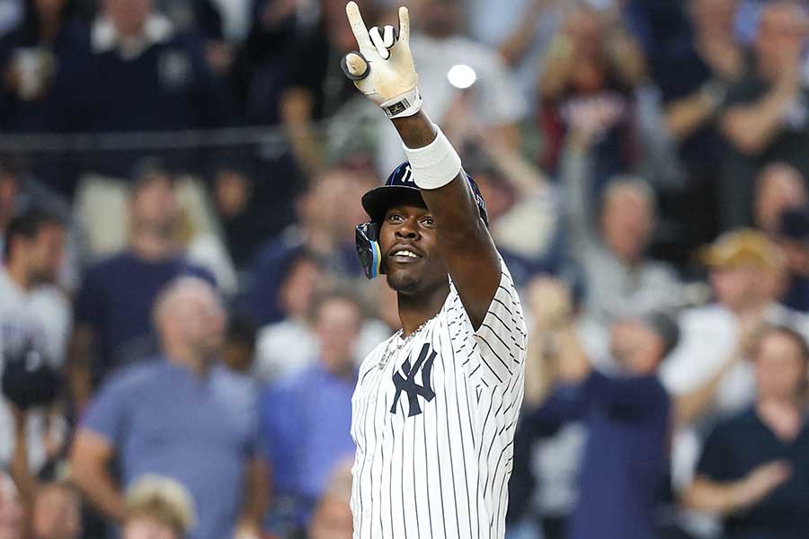 ブルージェイズ戦で値千金の勝ち越しソロを放ったヤンキースのジャズ・チザム【写真：ロイター】