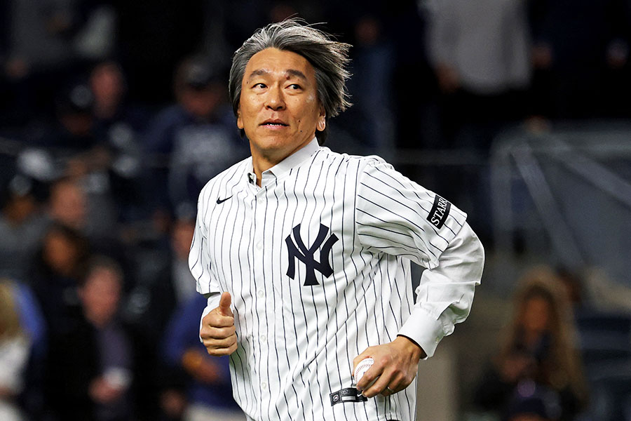 始球式を行った元ヤンキースの松井秀喜氏【写真：ロイター】