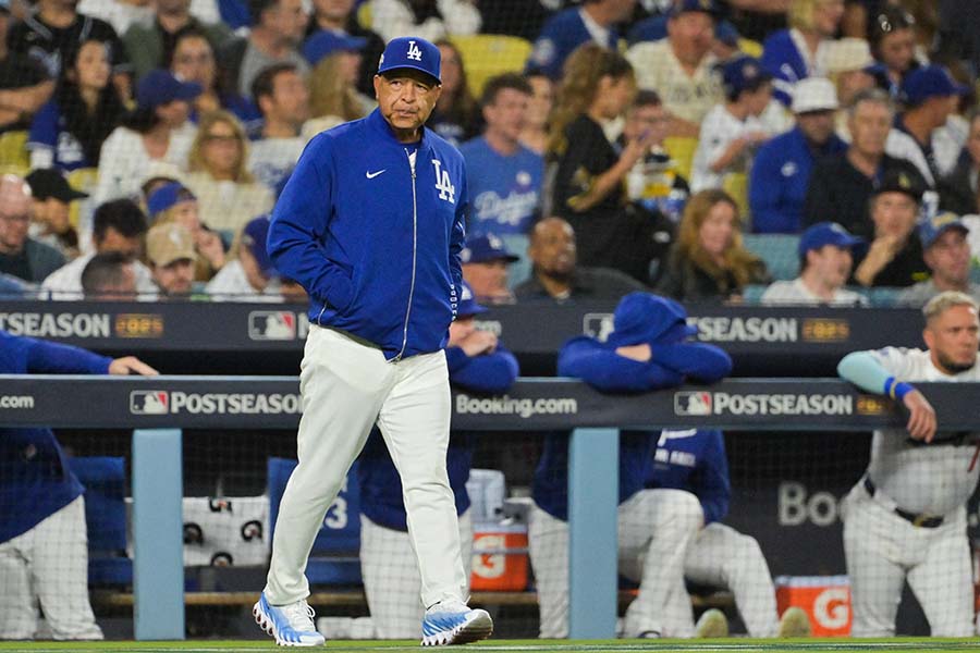 フィリーズに敗戦後、不振の大谷について語ったドジャースのロバーツ監督【写真：ロイター】