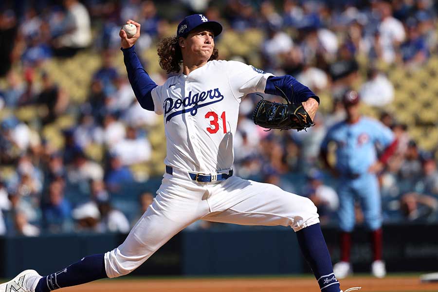 フィリーズ戦に先発登板したドジャースのタイラー・グラスノー【写真：ロイター】