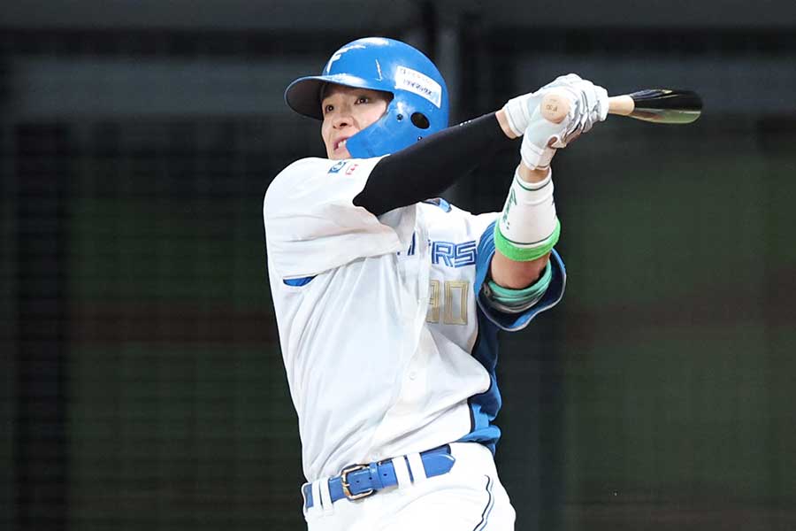 本塁打を放った日本ハムの郡司裕也【写真：産経新聞社】