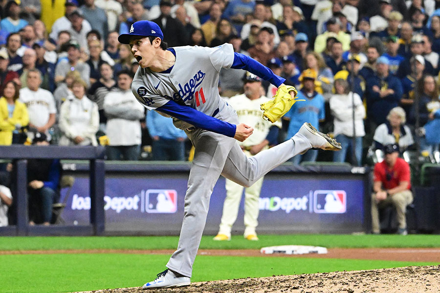 ブルワーズ戦、9回に登板したドジャースの佐々木朗希【写真：ロイター】