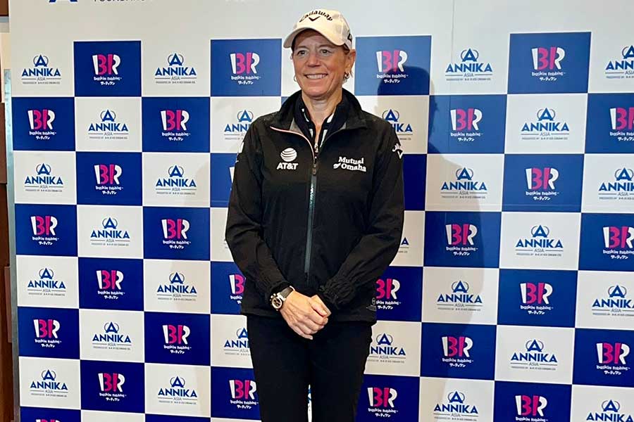 記者会見に登場したアニカ・ソレンスタム【写真：編集部】