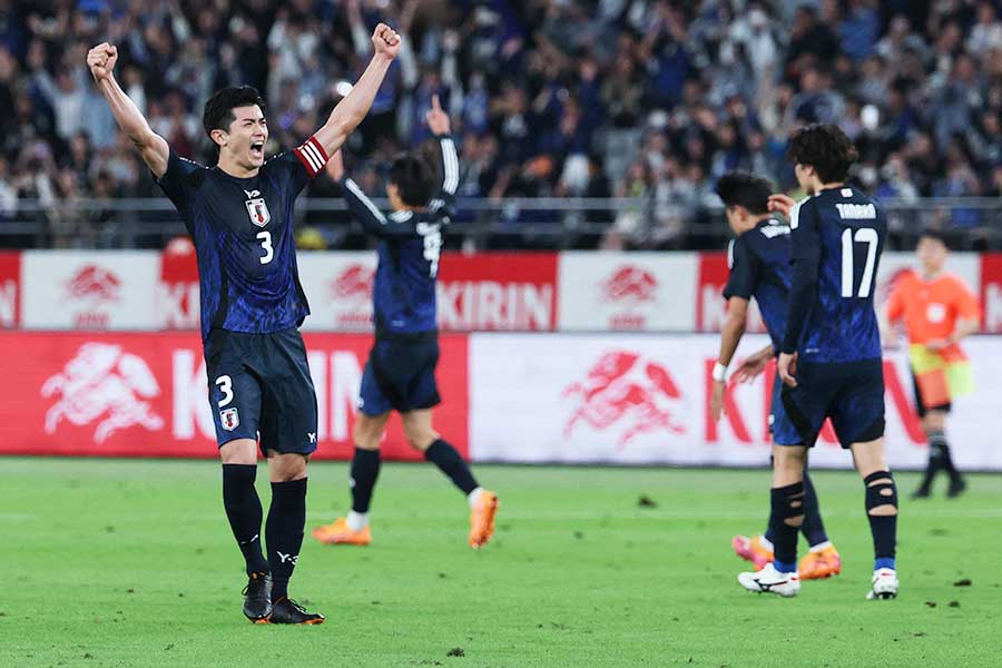 ブラジルに勝利したサッカー日本代表【写真：ロイター】