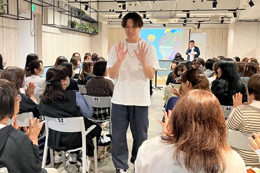 多くのファンが大宅との時間を楽しんだ【写真:編集部】