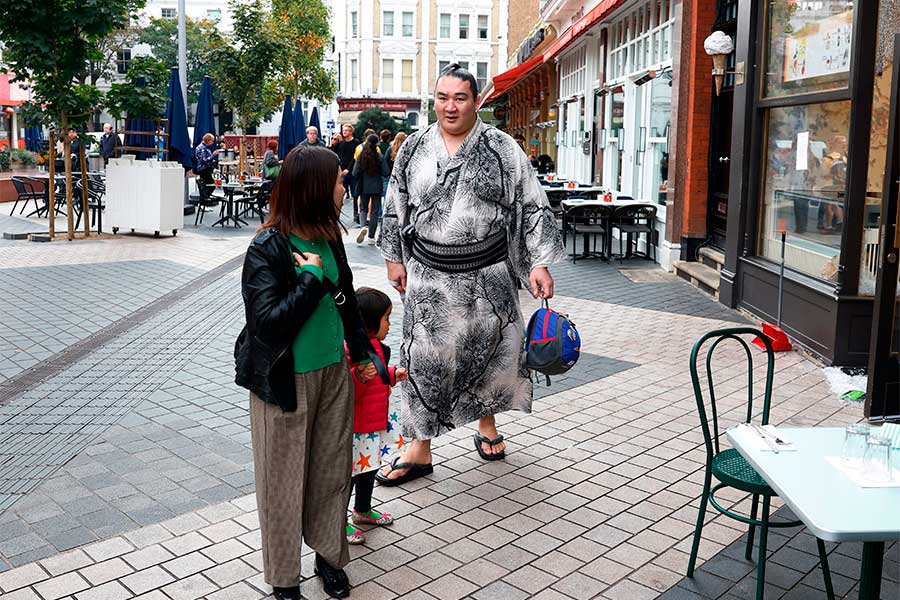 大相撲の英国ロンドン公演のため、現地入りした力士【写真：ロイター】
