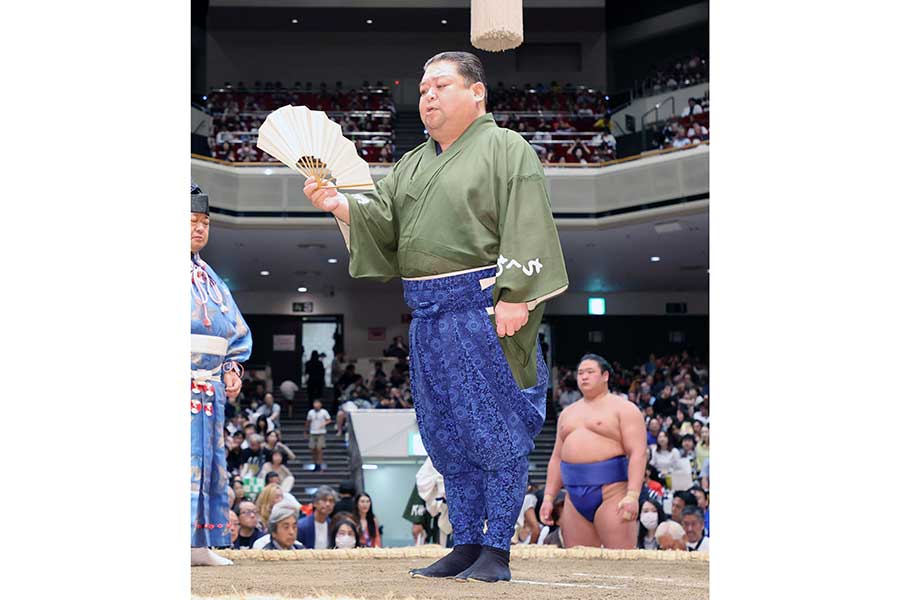 呼び出しの貴重な私服姿に反響【写真:スポーツ報知/アフロ】