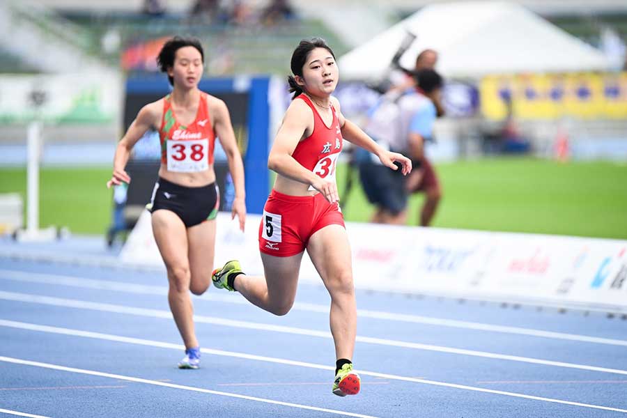 個人では準決勝敗退となった三好、来季はインターハイ決勝進出を目指し鍛錬を積む【写真：中戸川知世】