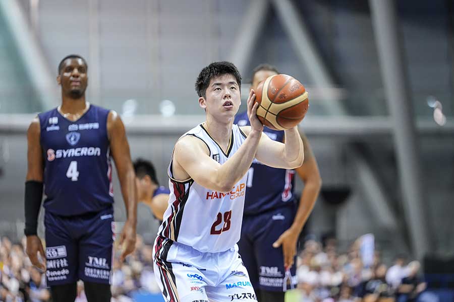 横浜BC戦で10得点を記録した越谷・菅原佳依【写真：B.LEAGUE】