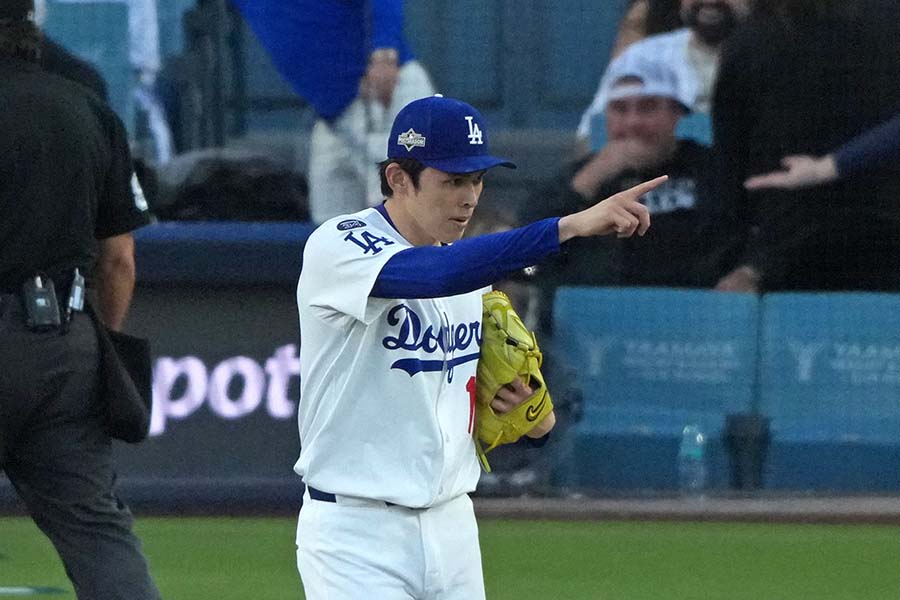 ブルワーズ戦でポストシーズン3セーブ目を挙げたドジャースの佐々木朗希【写真：ロイター】