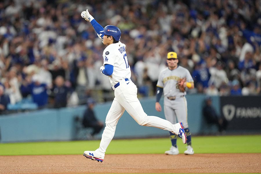 先発登板したブルワーズ戦で2本塁打を放ったドジャースの大谷翔平【写真:ロイター】