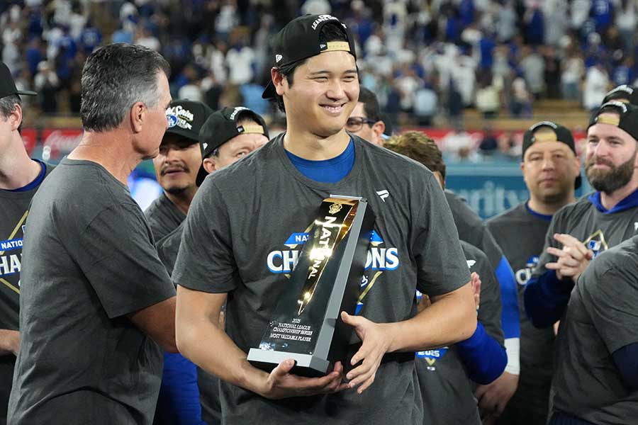 MVPに選ばれたドジャースの大谷翔平【写真：ロイター】