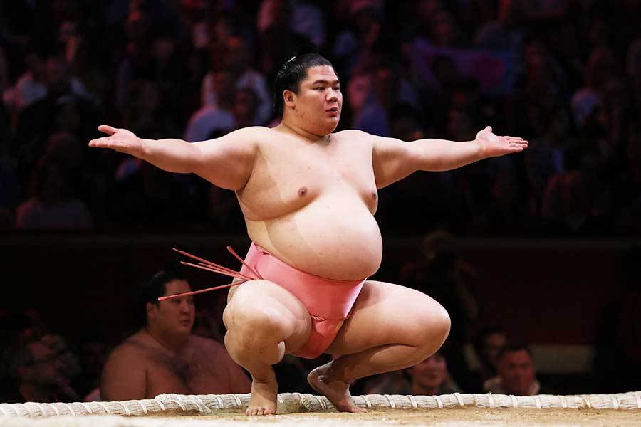 大相撲のロンドン公演に出ている宇良【写真：ロイター】