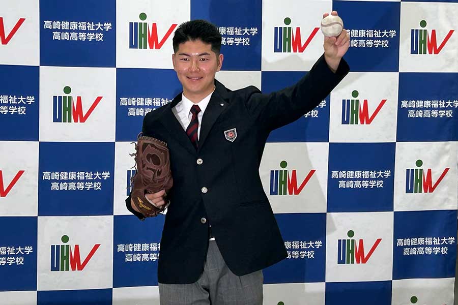 オリックスから3位指名を受けた健大高崎高の佐藤龍月【写真：山野邊佳穂】
