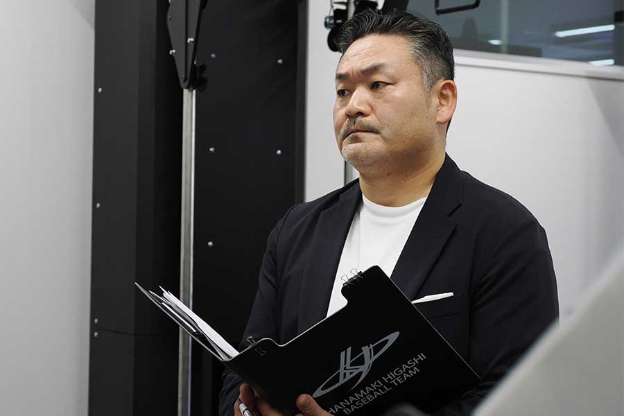 都内で会見を開き、佐々木麟太郎内野手について現状説明を行った木下博之氏【写真：編集部】