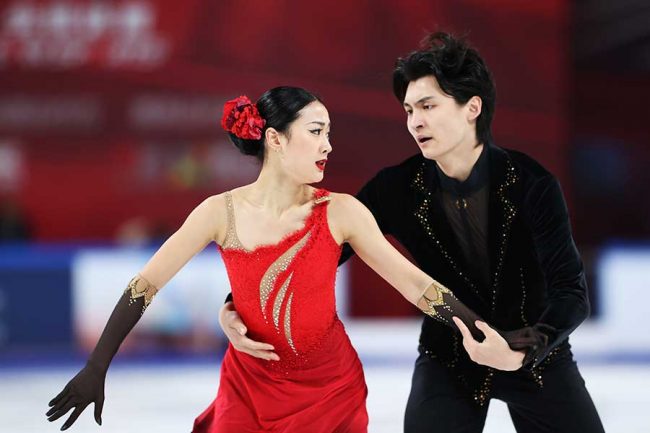 フィギュア中国杯で弾道ミサイル型玩具が物議 母国選手がキスクラで