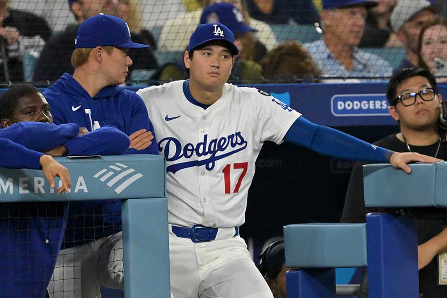 ドジャースの大谷翔平と山本由伸(左)【写真:ロイター】