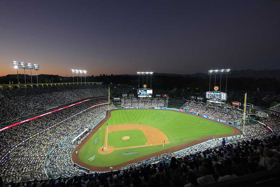 ドジャースタジアム【写真：ロイター】