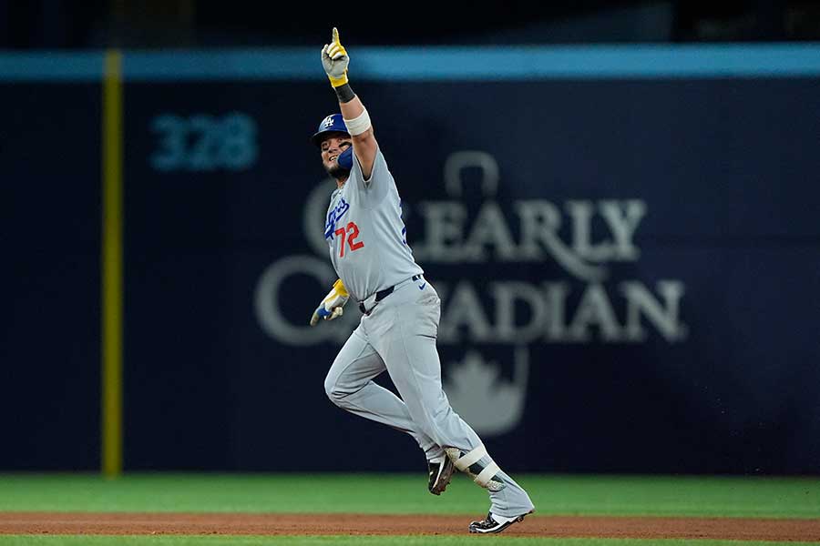 9回に同点ソロを放ったドジャースのミゲル・ロハス【写真：ロイター】