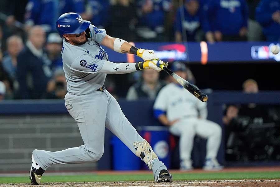 本塁打を放ったミゲル・ロハス【写真:ロイター】