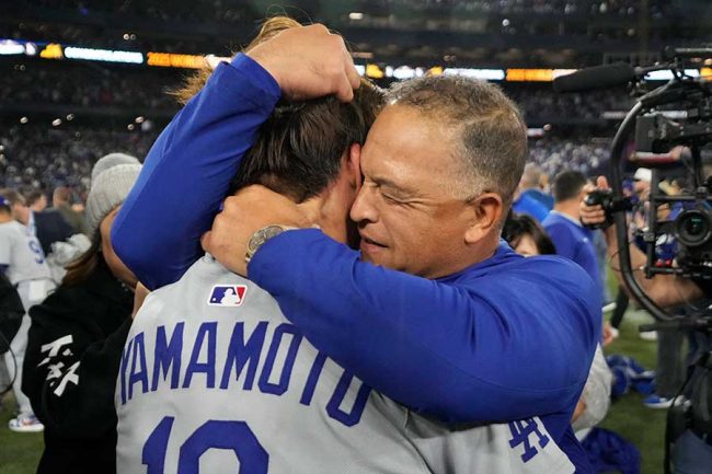 ヤマモトはGOATだ！」 MVP由伸にロバーツ監督がセレモニーで絶叫 送っ
