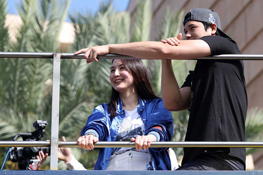 大谷翔平と妻の真美子さん【写真:ロイター】