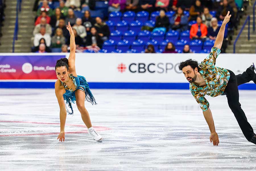 ジェニファー・ヤンセ・ファン・レンスブルフ(左)【写真:ロイター】