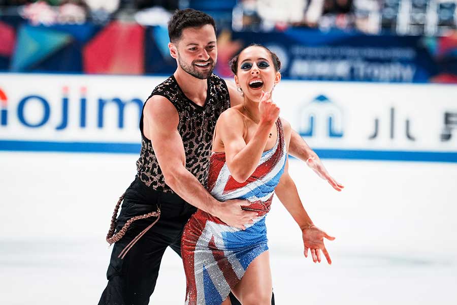 NHK杯に出場したルイス・ギブソン（左）とライラ・フィアー【写真：中戸川知世】
